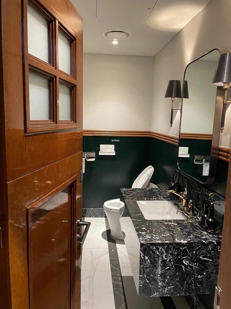 신사 압구정 도산공원 맛집 붓처스컷 도산 - 화장실