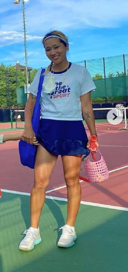 요니P 테니스복 사진