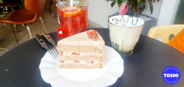 카페 디콤마 디저트