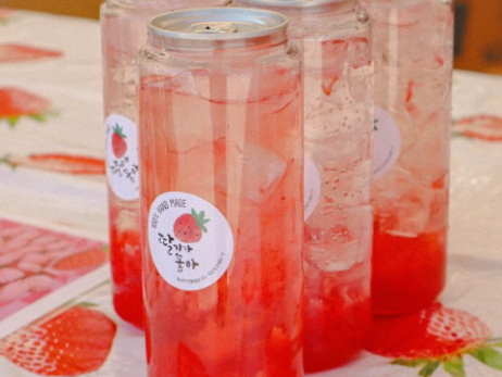 딸기로 만든 먹거리