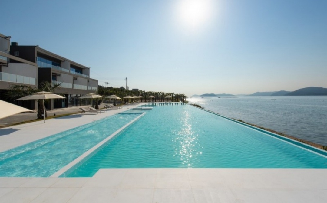 거제 비커밍펜션 야외 수영장