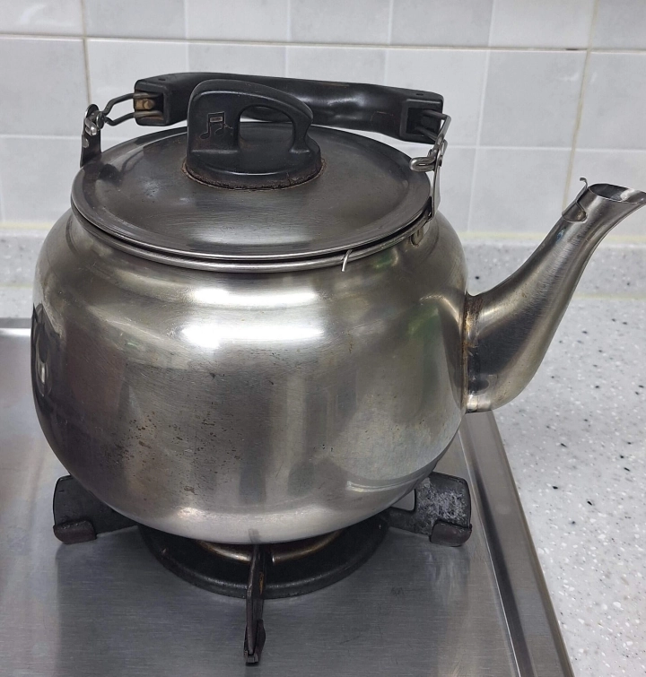 옥수수차-끓이는-주전자