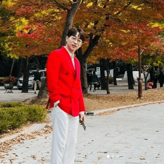 낙엽속 안성훈