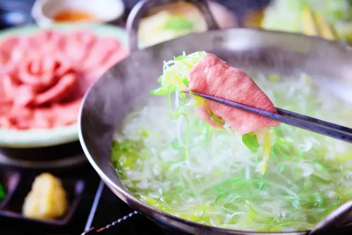 전참시 전지적참견시점 숙대입구 남영동 권율 최원영 율슐랭(권율+미슐랭) 투어 맛집 한우 투뿔 등심 주물럭, 양대창구이, 우설 맛집 소개