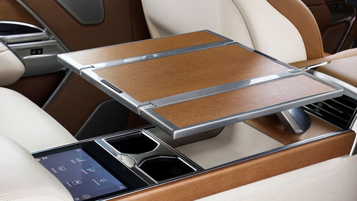 랜드로버레인지로버-테이블