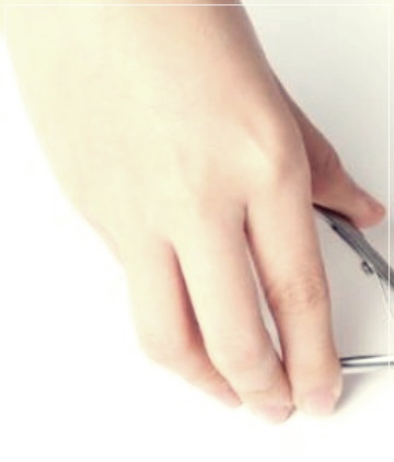 왜 손톱이 거스러질까? : 이유, 원인과 해결방법.