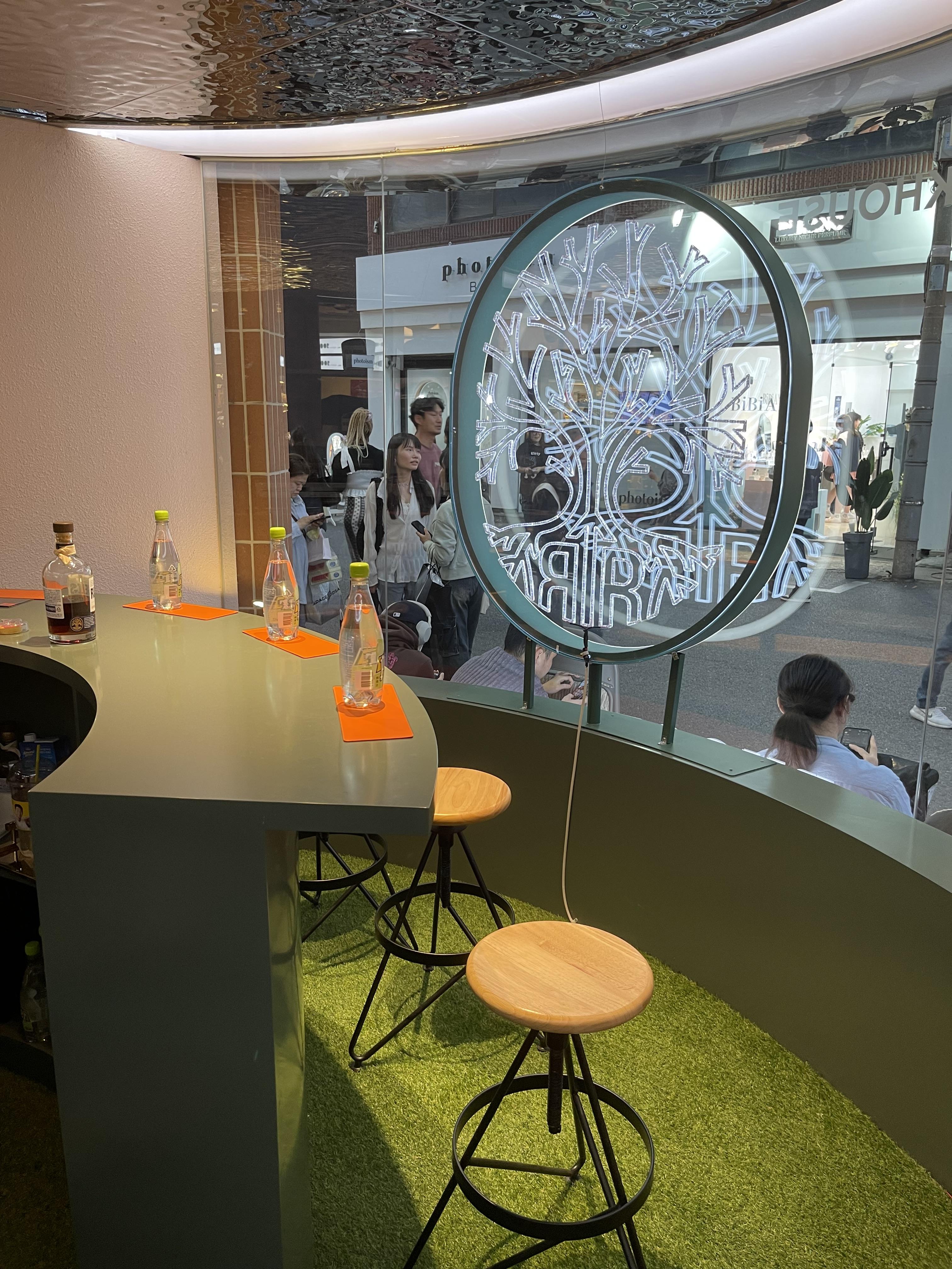 러셀 리저브 GS25 도어투성수 팝업 프라이빗 세션 룸