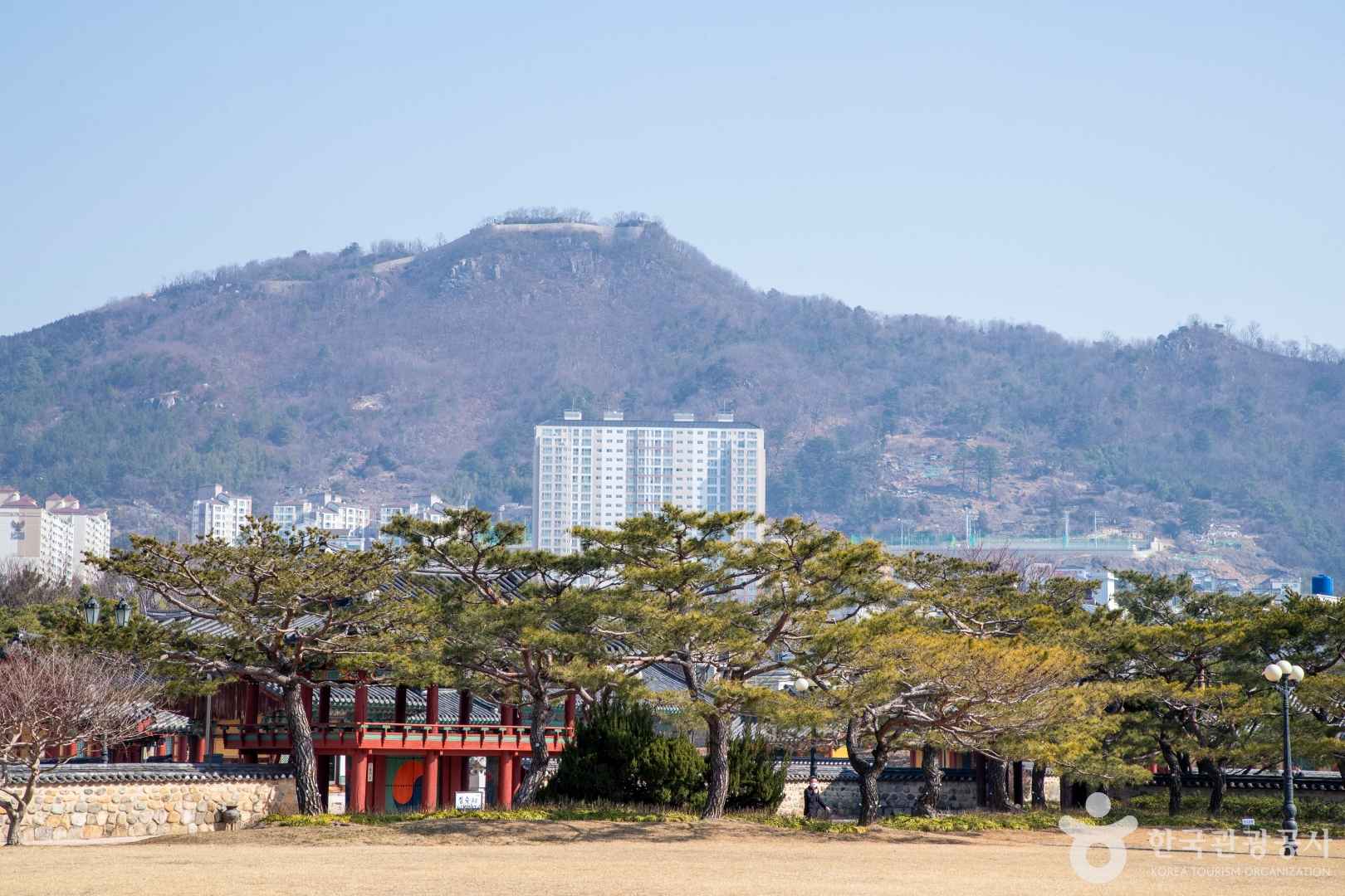 수로왕릉