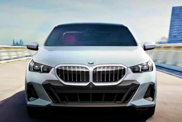 2025 BMW 5시리즈: 풀체인지 모델 정보, 가격, 연비, 그리고 경쟁 차종 비교분석