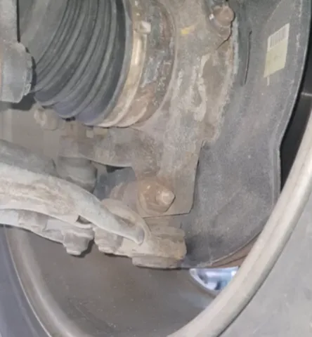 하체부품 노후화로 타이어 편마모