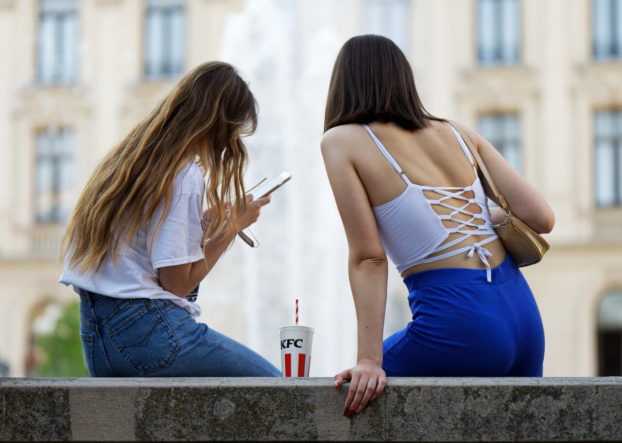 비행기 탈 때 레깅스 입으면 안 되는 이유