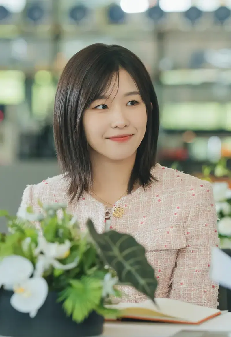 나의 완벽한 비서에서 나규림 역을 연기하는 윤가이