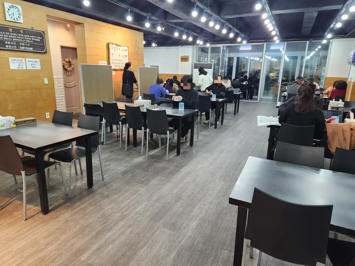 의정부-사골-칼국수-맛집-밀가마-국시집-매장-분위기