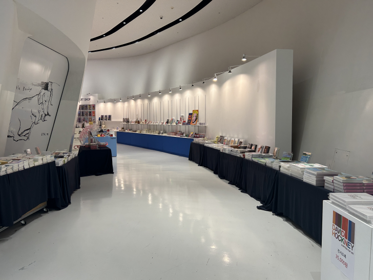 데이비드-호크니-브리티시-팝아트-전시-아트샵1