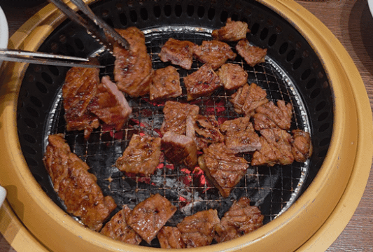 훈장골 직원이 구워주는 돼지갈비