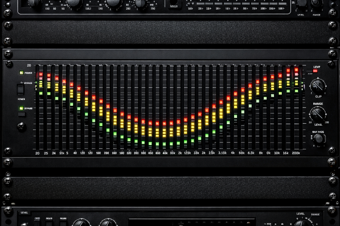 31개 주파수 대역을 슬라이더로 조절하는 그래픽 이퀄라이저 랙 장비