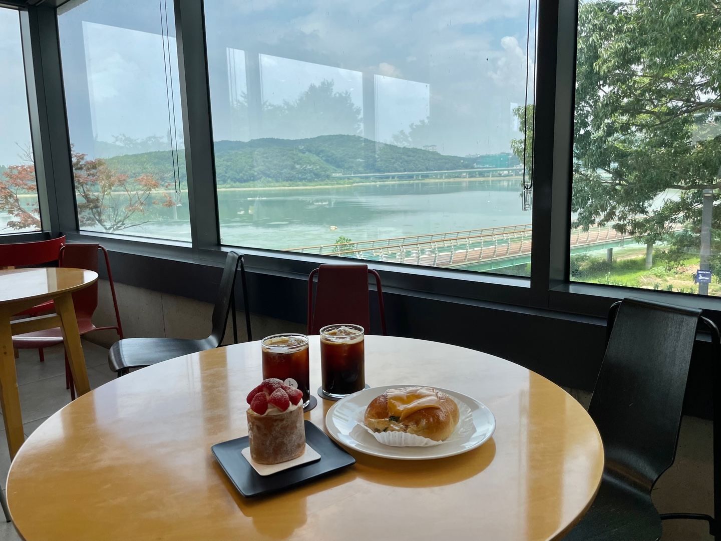 용인 기흥 호수앉기 대형 베이커리 카페