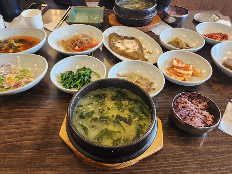 미역국과_반찬