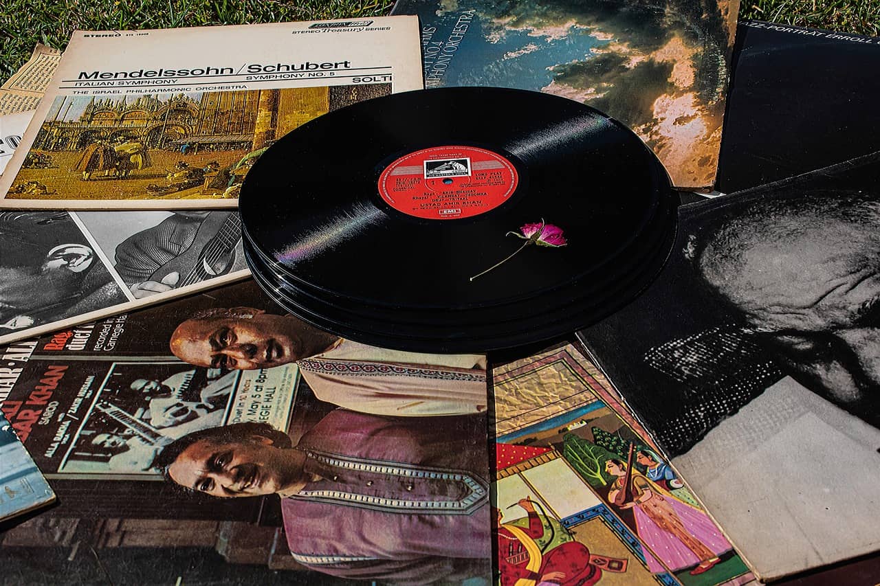 오래된 LP 판으로 만드는 벽걸이 인테리어 시계