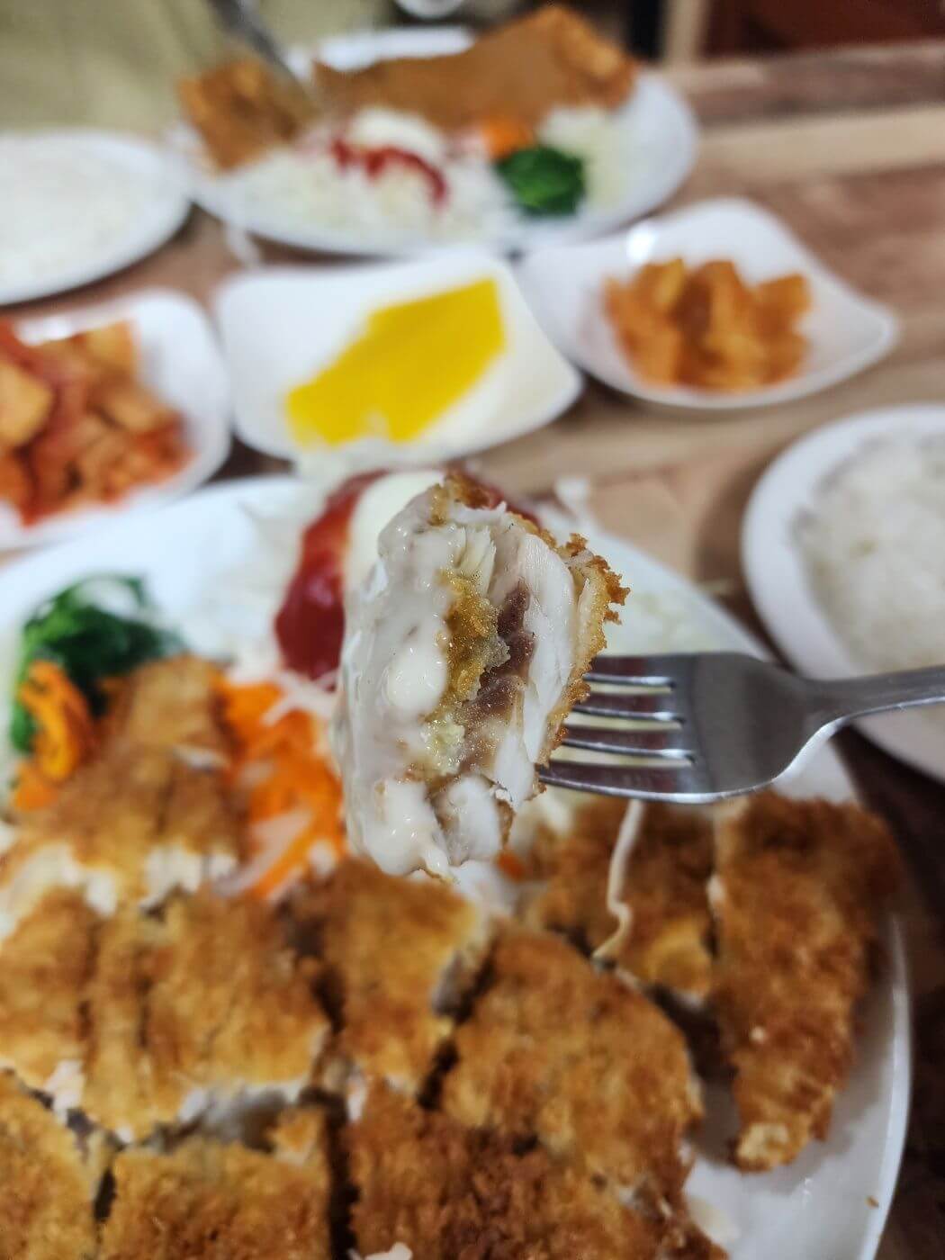 진도 그냥경양식 생선까스 단면
