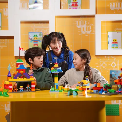 레고를-가지고-노는-아이들