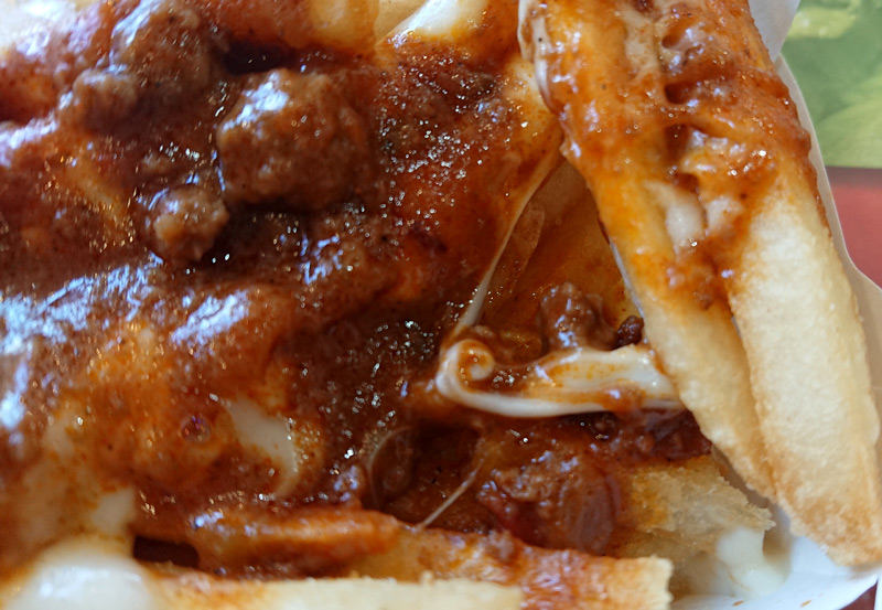 비프칠리소스와 치즈