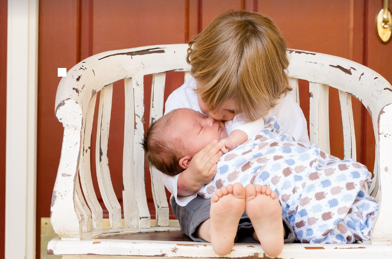 아기가 동생이 생기면 부모가 해야 할 준비