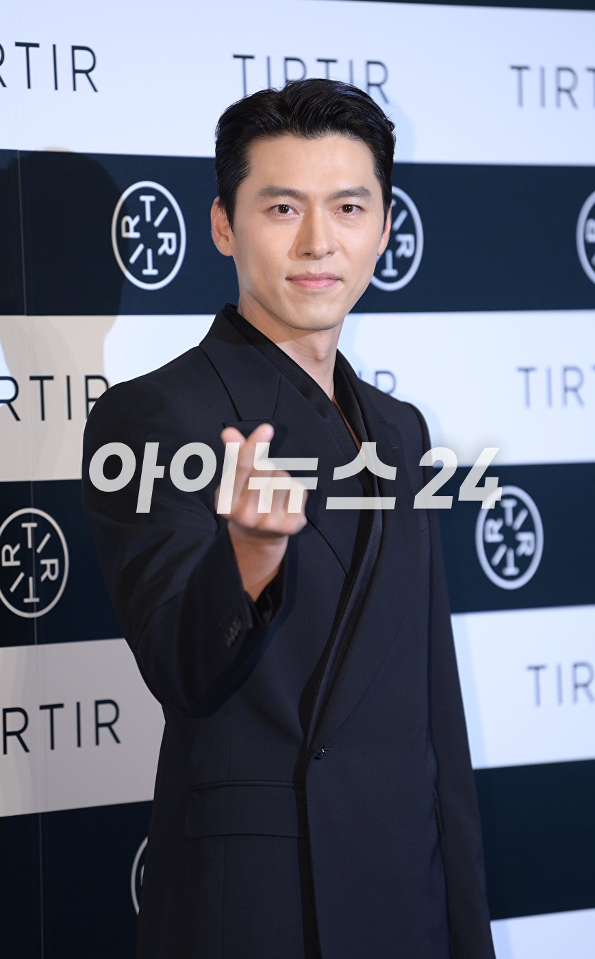 배우 현빈이 30일 오후 서울 중구 반얀트리 클럽&스파 서울에서 열린 티르티르 글로벌 킥오프 행사에 참석하고 있다. [사진=정소희 기자]