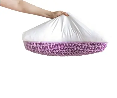 TPE소재가 붙어 일체형으로 발전한 핏넥 베개 사진