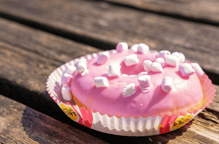 달달한 딸기 도너츠