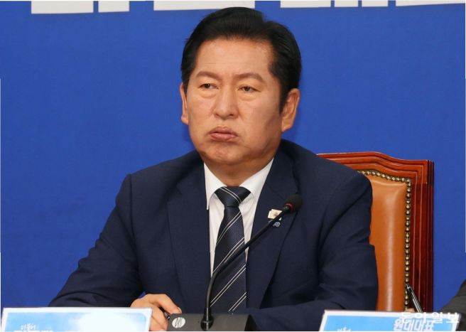 정청래 나이 프로필 고향 학력 가족 아들 논란 사퇴 압박 및 2026년 전당대회 연임 쟁점 냉철 분석