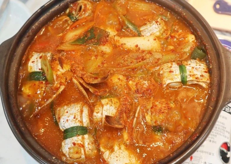 갈치의 신세계! 갈치튀김, 갈치회, 갈치통구이, 무뼈 갈치 조림 경남 거제 맛집 추천 생방송투데이 리얼맛집 오늘방송 자족식당