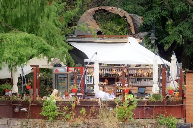 ‘간판 없는 가게’가 만드는 심리적 마케팅 구조