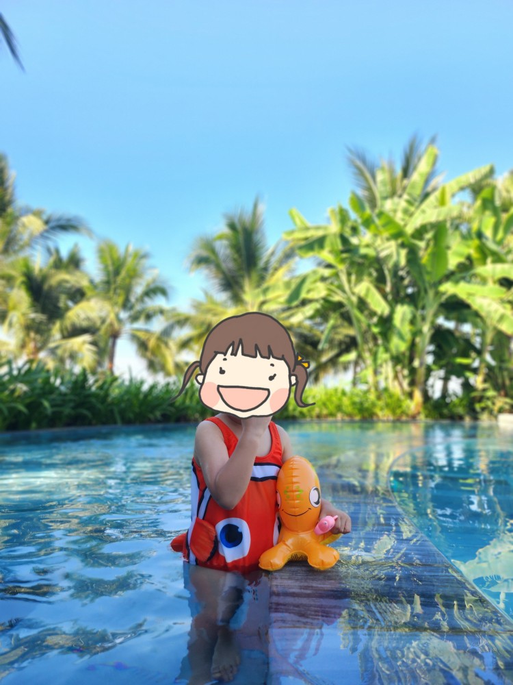수영장의 아이