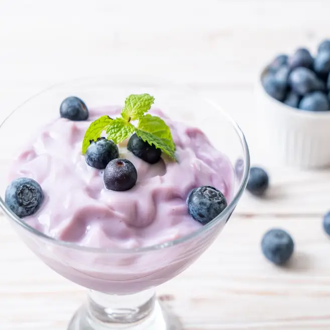 건강한 아침 메뉴 요거트와 블루베리