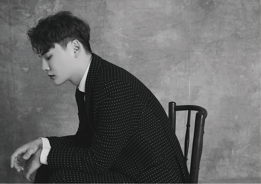 박서진 흑백사진