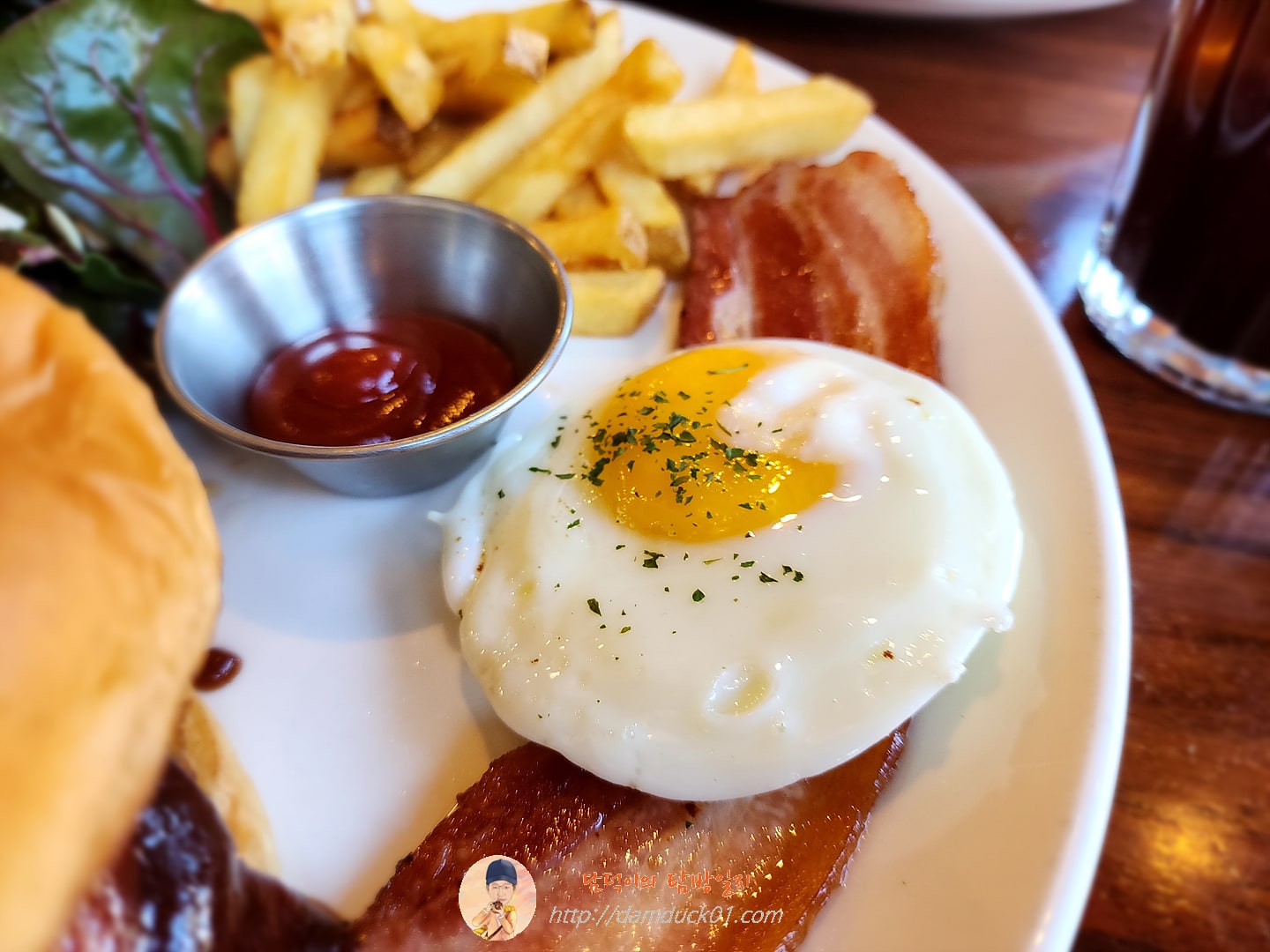 삼겹살 베이컨, 달걀 프라이