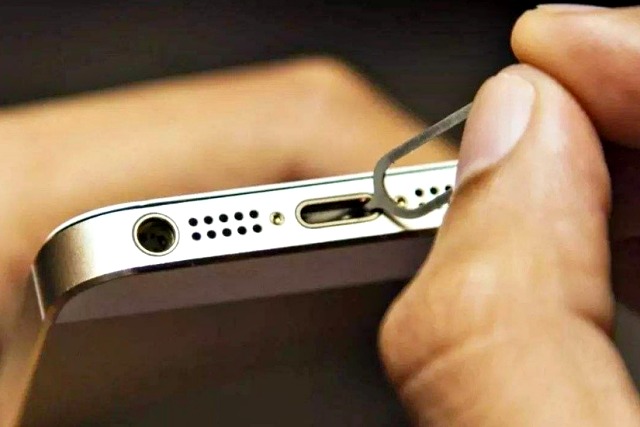 휴대폰 고장 원인, 충전 단자 청소, 팁줌 매일꿀정보