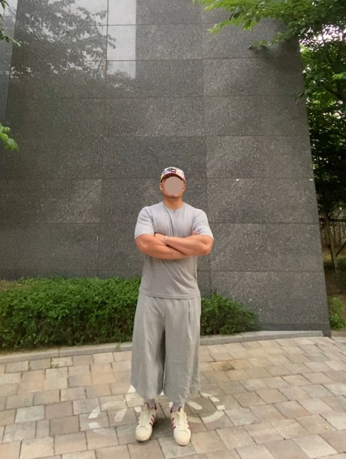 데일리룩('26. 6. 3.)오클리 선글라스 아이자켓 리덕스, 지유 X 엔지니어드 가먼츠 코드레인 재킷 팬츠 셋업, 쿨탠다드 티셔츠, 반스 체커보드 슬립온