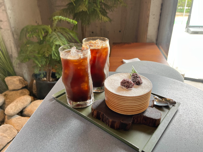 아아와 스노우베리 티라미수