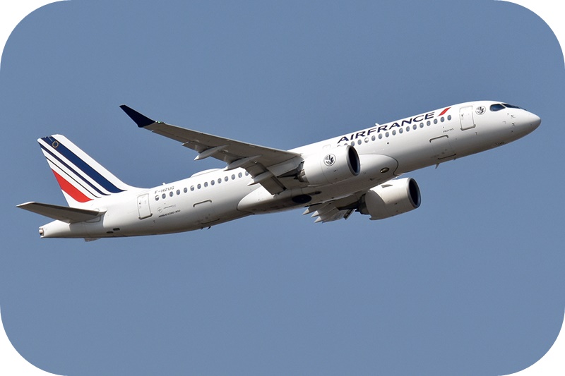 에어프랑스-a220-여객기-푸른-하늘-비행중