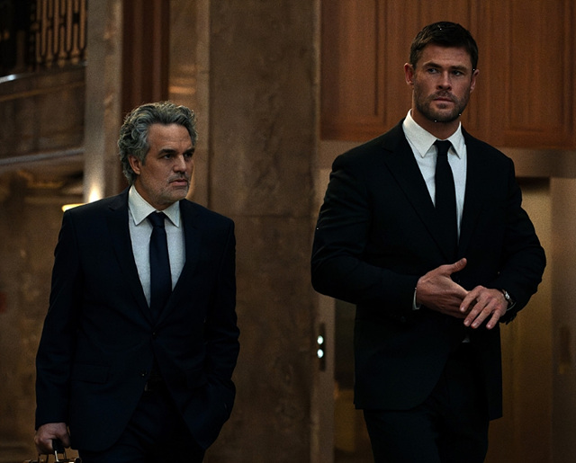 영화 크라임101 쿠키영상 관람후기 - 범죄 스릴러 존잼