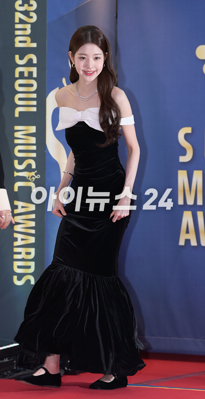 그룹 아이브(IVE) 장원영이 19일 서울 송파구 올림픽공원 KSPO DOME에서 진행된 '제 32회 서울가요대상' 레드카펫 행사에 참석하고 있다. [사진=정소희 기자]