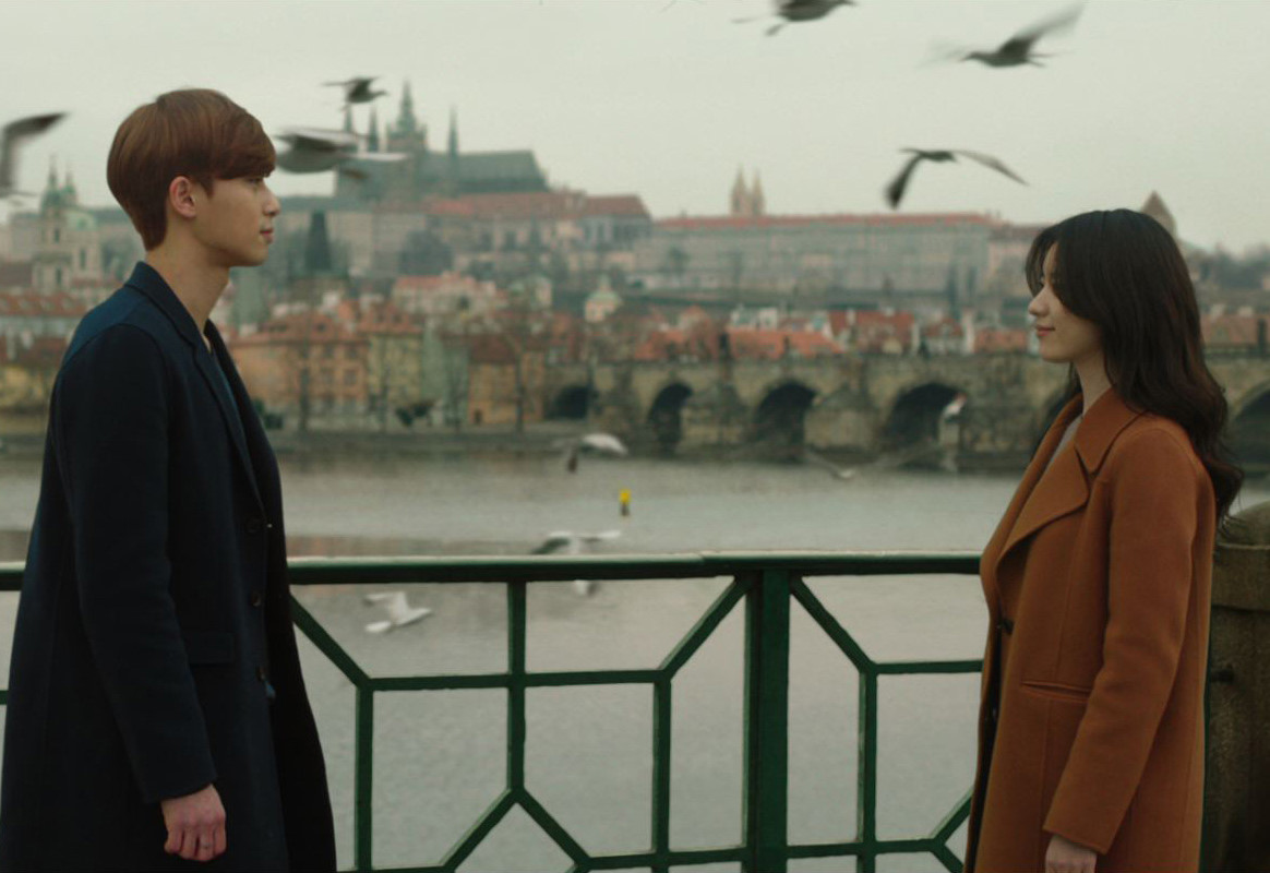 이수에게 다가가는 우진