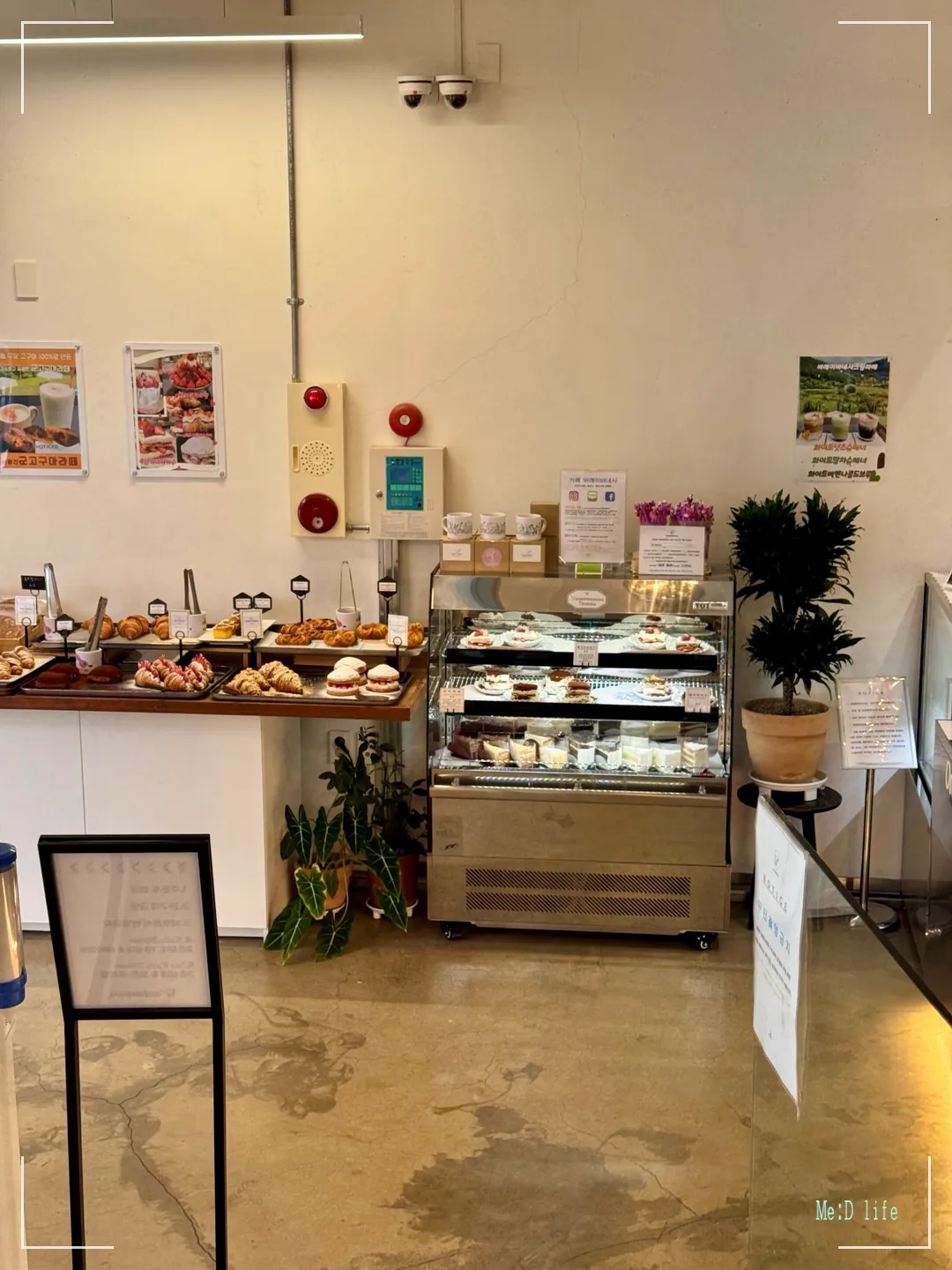 바래미바네사-삼랑진-대형카페-자연풍경-대형풀-베이커리-밀양-디저트-크로와상-커피번-딸기-티라미수