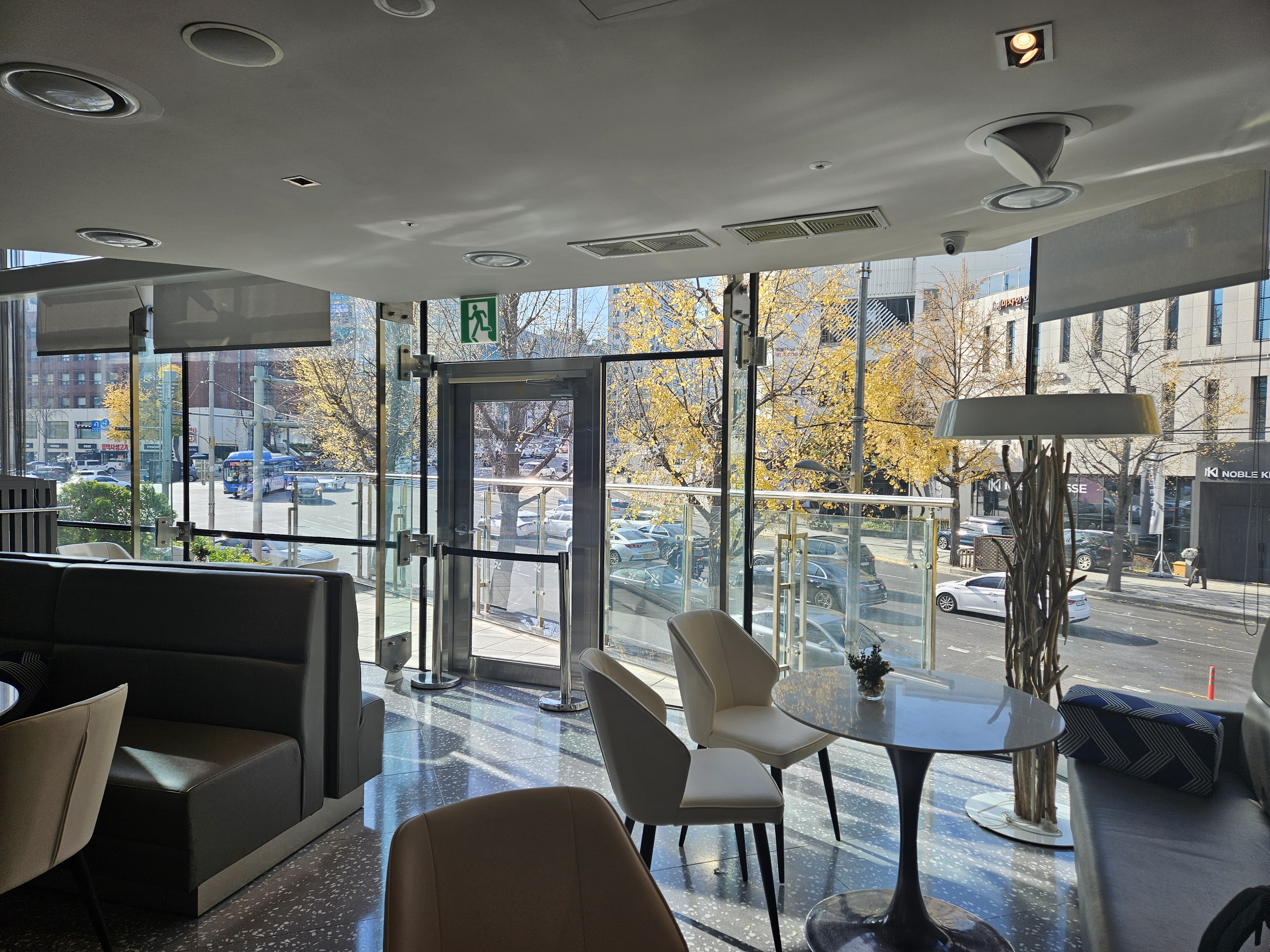 포포인츠 바이 쉐라톤 서울 강남 라운지