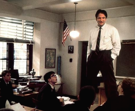 죽인 시인의 사회속 로빈의 모습