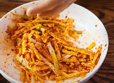 초무침