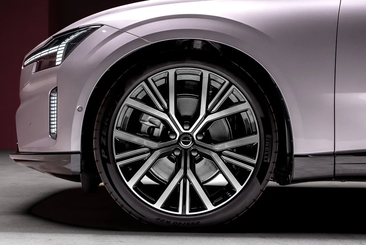 볼보 ES90 이미지