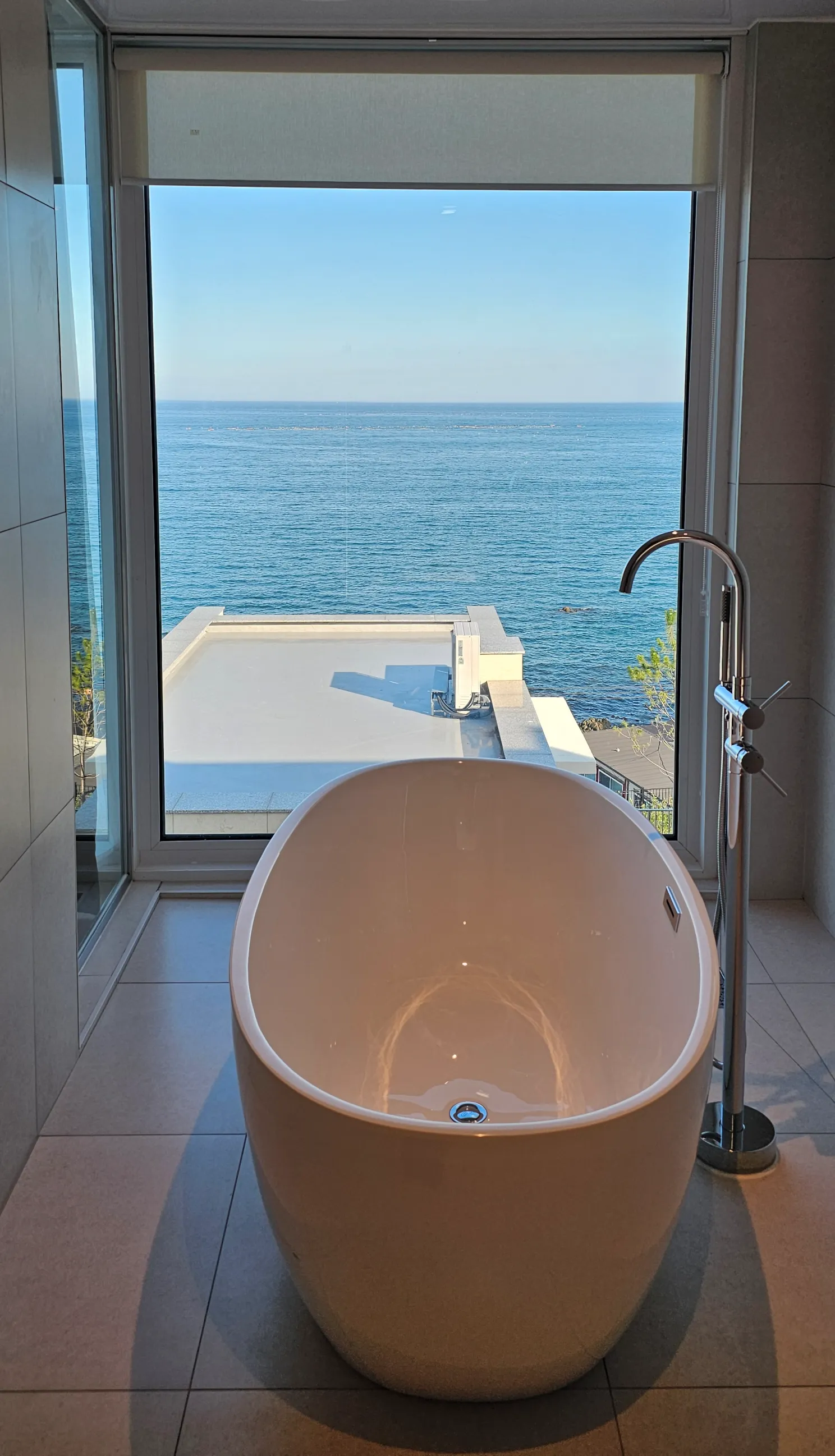 영덕 파나크 오퍼레이티드바이 소노 2층 바다가 보이는 욕조